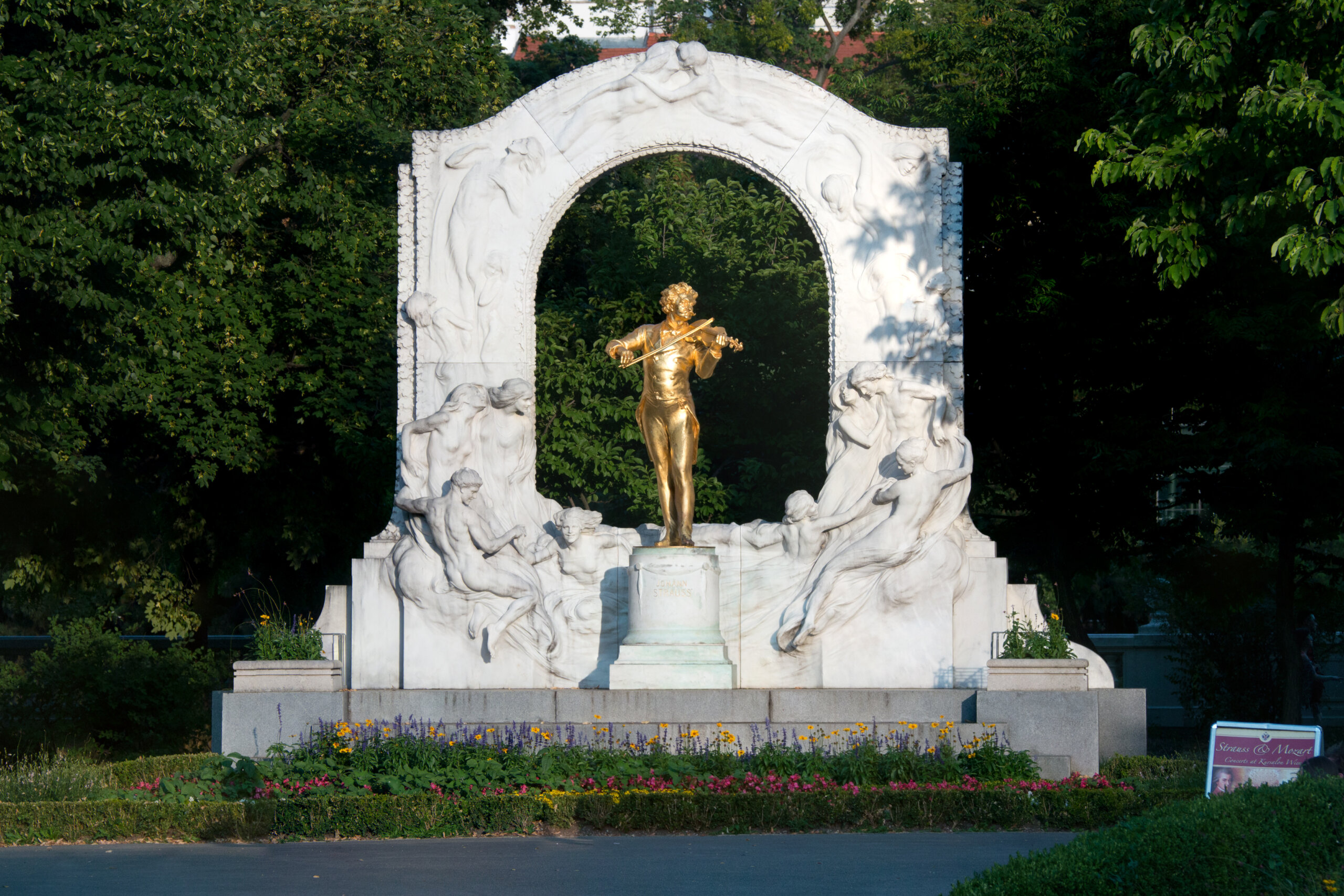 Stadtpark mit Johann-Strauss-Denkmal